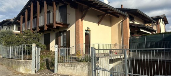 7 rooms House in Lurate Caccivio, Italy No. 14001 2