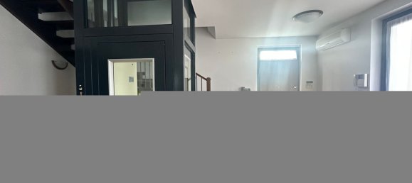 7 rooms House in Lurate Caccivio, Italy No. 14001 9