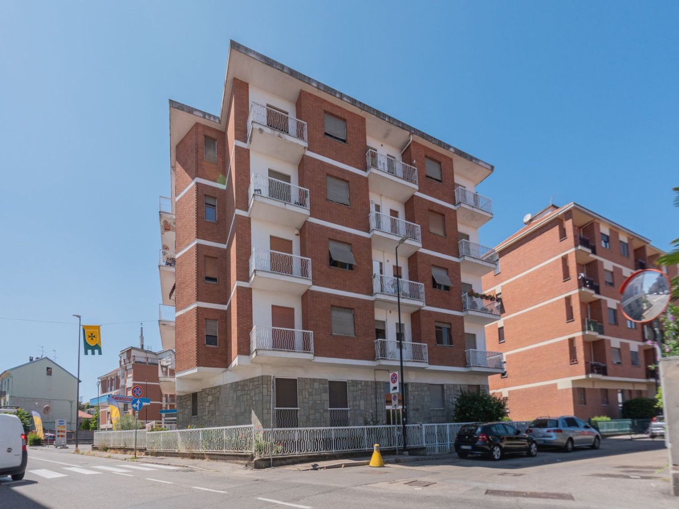 Квартира с 4 комнатами в Асти, Италия № 264134