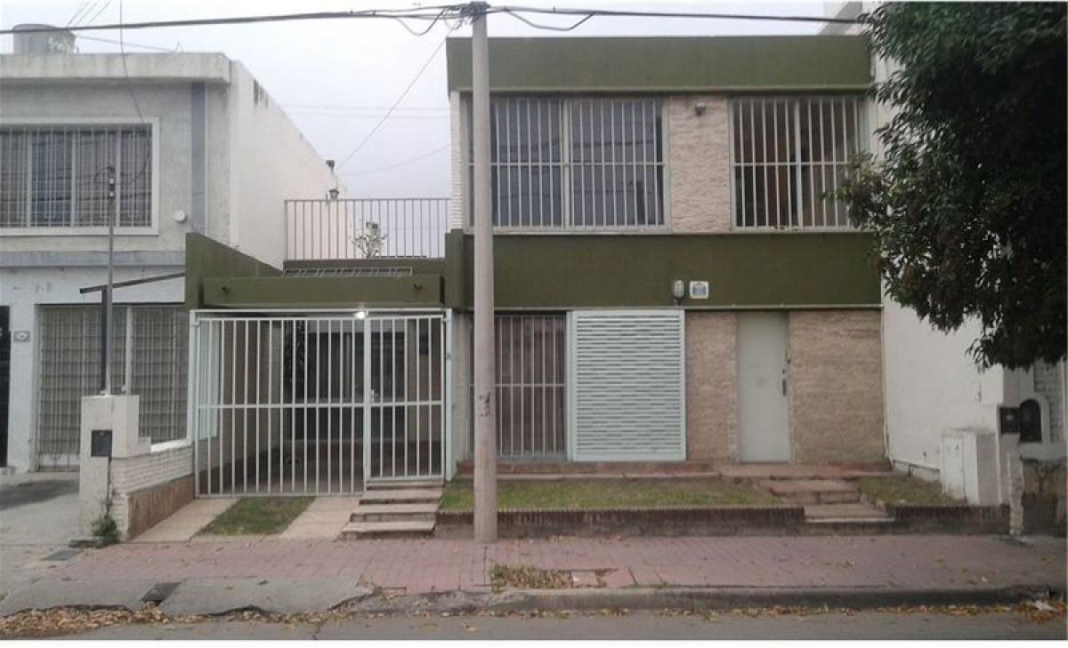 4 bedrooms House in Cordoba, Argentina No. 8919