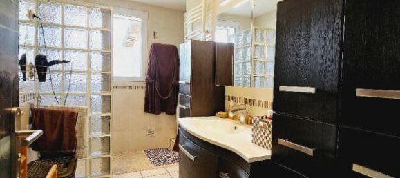 Casa de 3 dormitorios en Bourges, France No. 40972 24