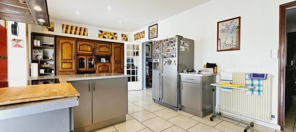 Casa de 3 dormitorios en Bourges, France No. 40972 6