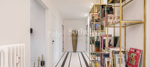 3 bedrooms Apartment in Milan, Italy No. 376734 11