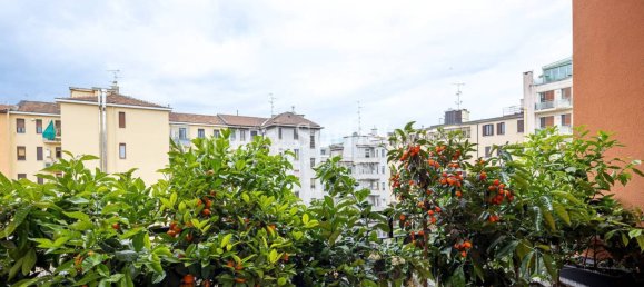 3 bedrooms Apartment in Milan, Italy No. 376734 7