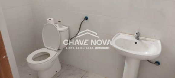  عقار تجاري في Barreiro, Portugal 204متر مربع رقم 90246 7