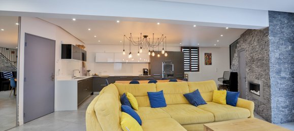 2 bedrooms House in Montfort-l'Amaury, France No. 164764 4