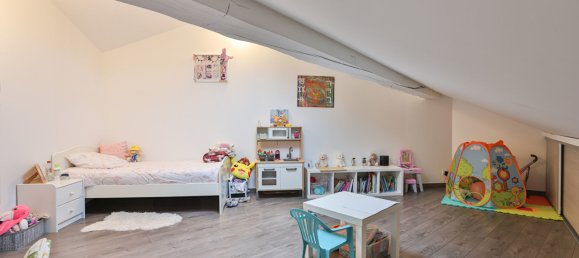 2 bedrooms House in Montfort-l'Amaury, France No. 164764 9