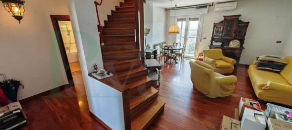 6-salle Penthouse à Rimini, Italy No. 276289 4