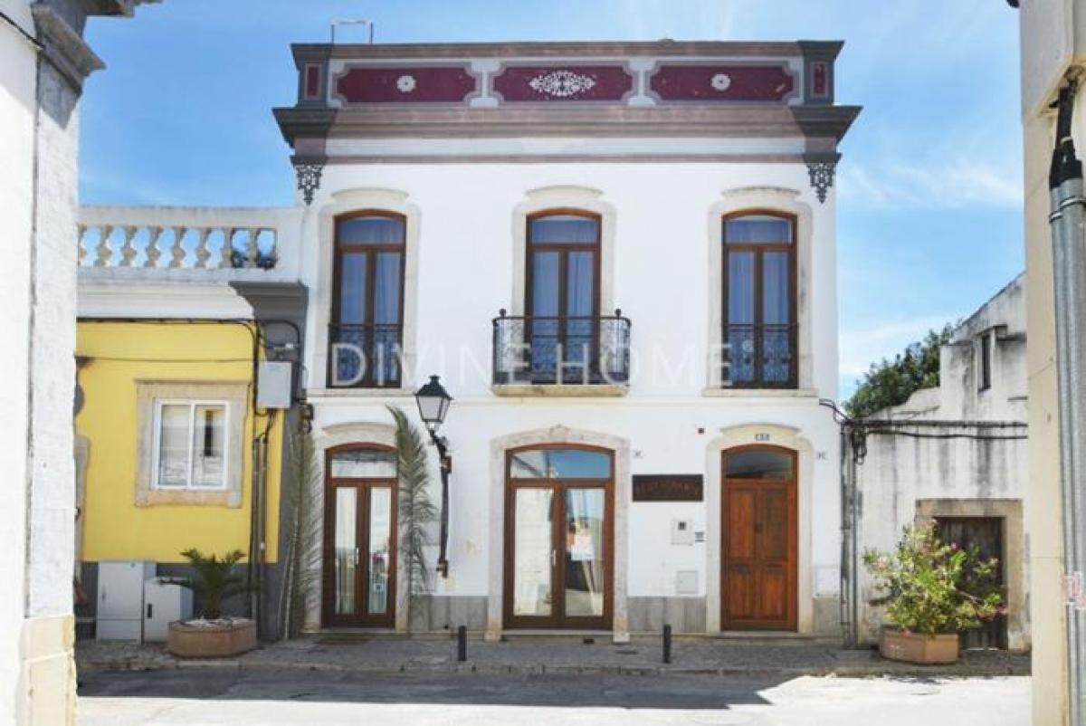 4 bedrooms Shop in Faro, Portugal No. 8009