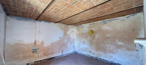 2 Schlafzimmer Haus in Gabiano, Italy, Nr. 89972 12