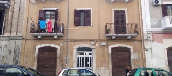 3 rooms Apartment in Bari, Italy No. 172361 3