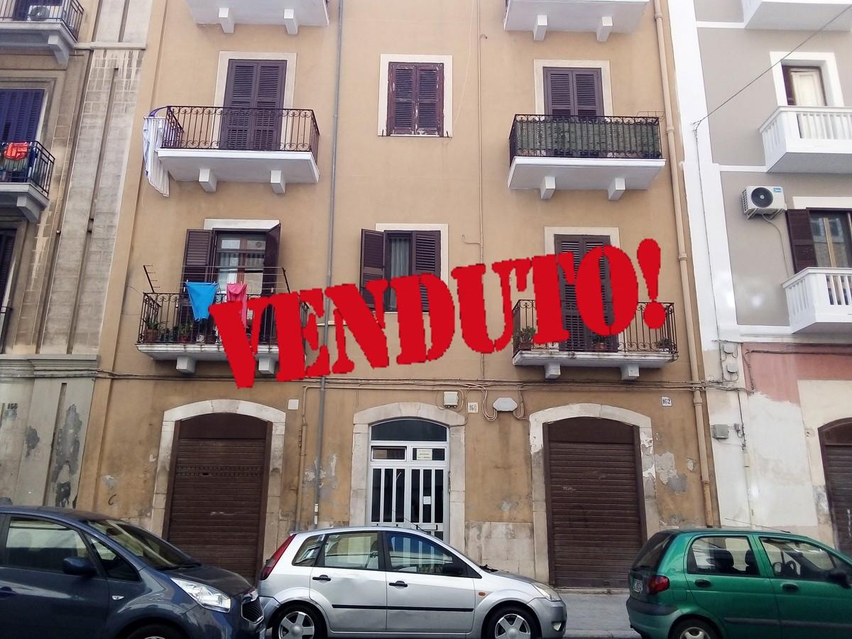 3 rooms Apartment in Bari, Italy No. 172361