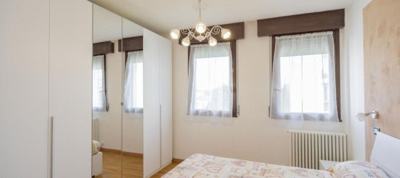 5 chambres Duplex à Rubano, Italy No. 379568 9