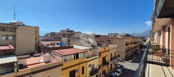 Apartamento de 4 habitaciónes en Palermo, Italy No. 103694 8