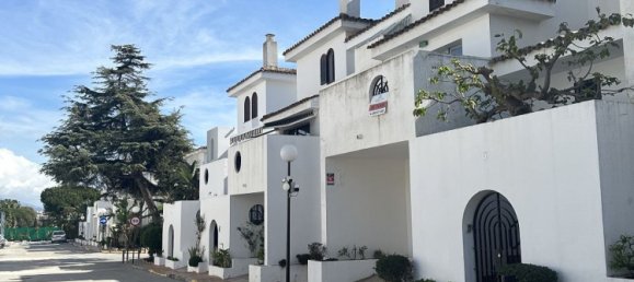 Moradia em banda T3 em Estepona, Spain N.º 33170 2