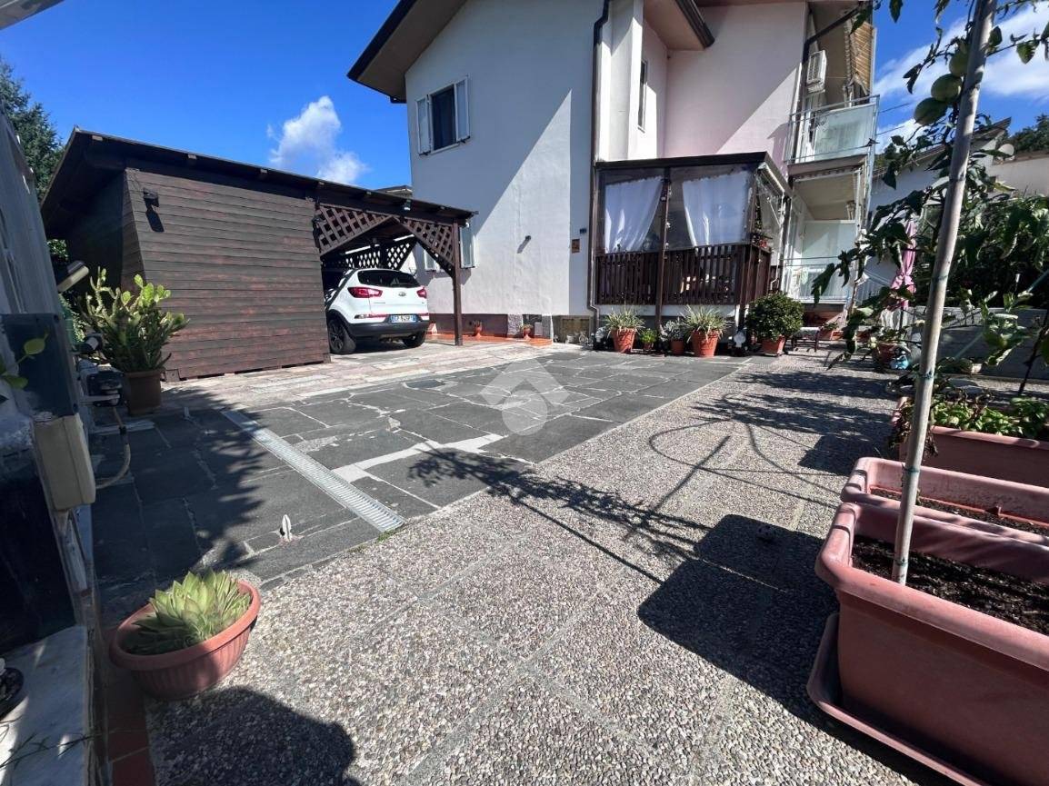 2 bedrooms House in Sarzana, Italy No. 356234