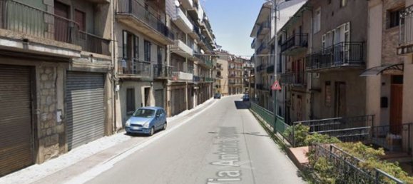 7 rooms Apartment in San Giovanni in Fiore, Italy No. 180756 2