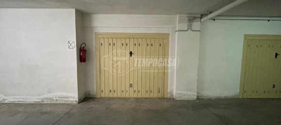 Квартира с 3 комнатами в Lizzanello, Италия № 171948 33