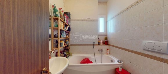 Квартира с 3 комнатами в Lizzanello, Италия № 171948 14