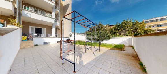 Квартира с 3 комнатами в Lizzanello, Италия № 171948 28