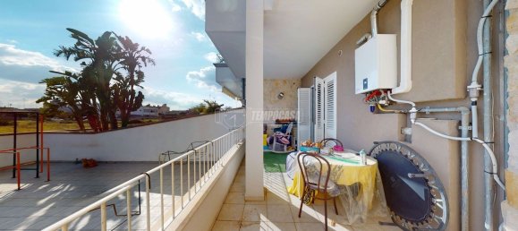 Квартира с 3 комнатами в Lizzanello, Италия № 171948 26