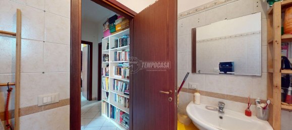 Квартира с 3 комнатами в Lizzanello, Италия № 171948 15