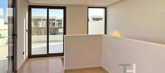 Moradia em banda T4 em Tilal Al Ghaf, UAE N.º 95269 9