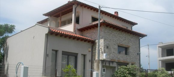 Propiedad comercial de 6 dormitorios en Volos, Greece No. 5634 2