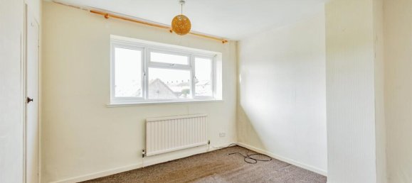 3 bedrooms House in Crawley, United Kingdom No. 6269 17