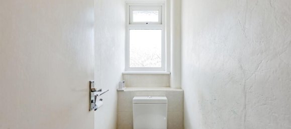 3 bedrooms House in Crawley, United Kingdom No. 6269 14