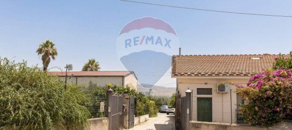 2 bedrooms Villa in Chiaramonte Gulfi, Italy No. 265324 2