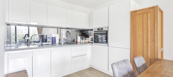 1 غرف نوم شقة في Surrey, United Kingdom رقم 8596 3