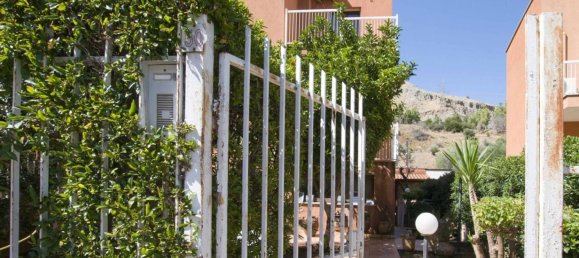 3 bedrooms House in Palermo, Italy No. 373413 4