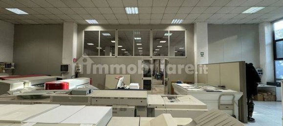 Склад 825м² в Бусто Арсицио, Италия № 285799 3