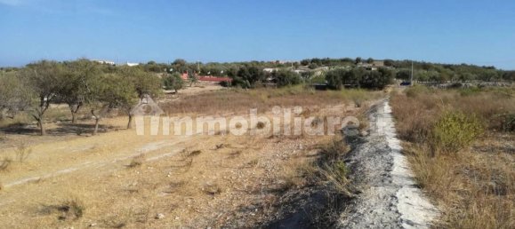 Дом с 3 спальнями в Пакино, Италия № 66601 3