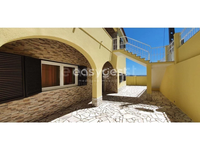 6 bedrooms House in Porto Salvo, Portugal No. 137047