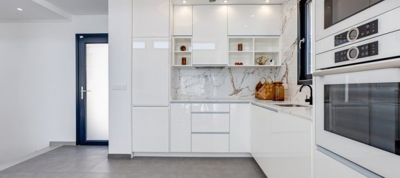 4 chambres Villa à Torrevieja, Spain No. 131898 7