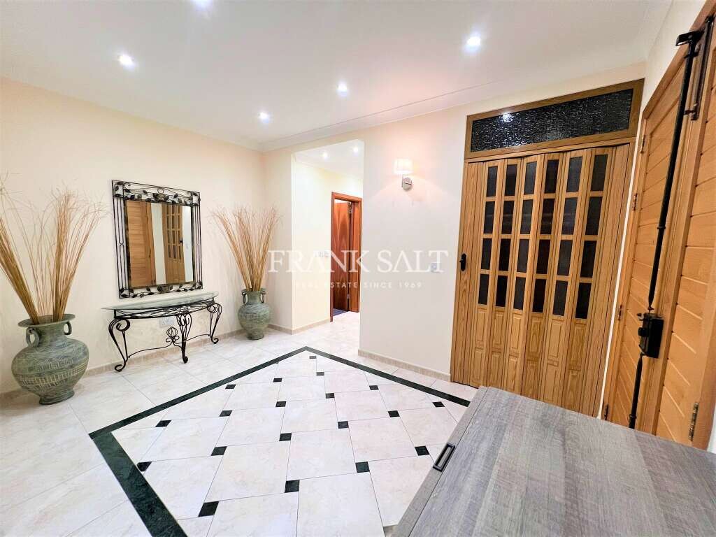 Apartamento de 2 dormitorios en Saint Julian's, Malta No. 4736