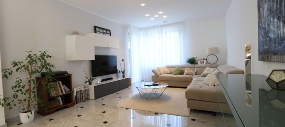 Apartamento de 8 dormitorios en Genoa, Italy No. 325158 22