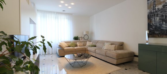 Apartamento de 8 dormitorios en Genoa, Italy No. 325158 4