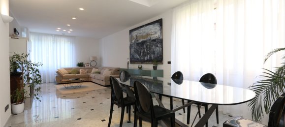 Apartamento de 8 dormitorios en Genoa, Italy No. 325158 2