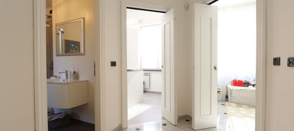 Apartamento de 8 dormitorios en Genoa, Italy No. 325158 11