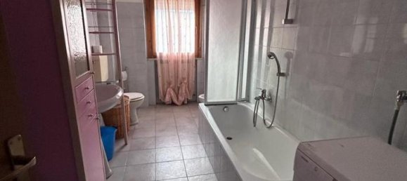 5 rooms Apartment in Aulla, Italy No. 111868 4