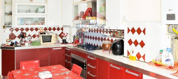 3 bedrooms Apartment in Catania, Italy No. 308732 3