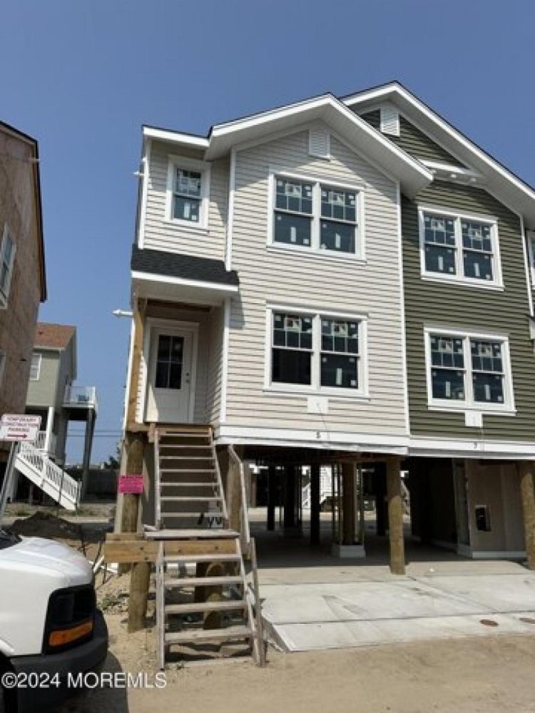 3 bedrooms House in Mantoloking, USA No. 387348