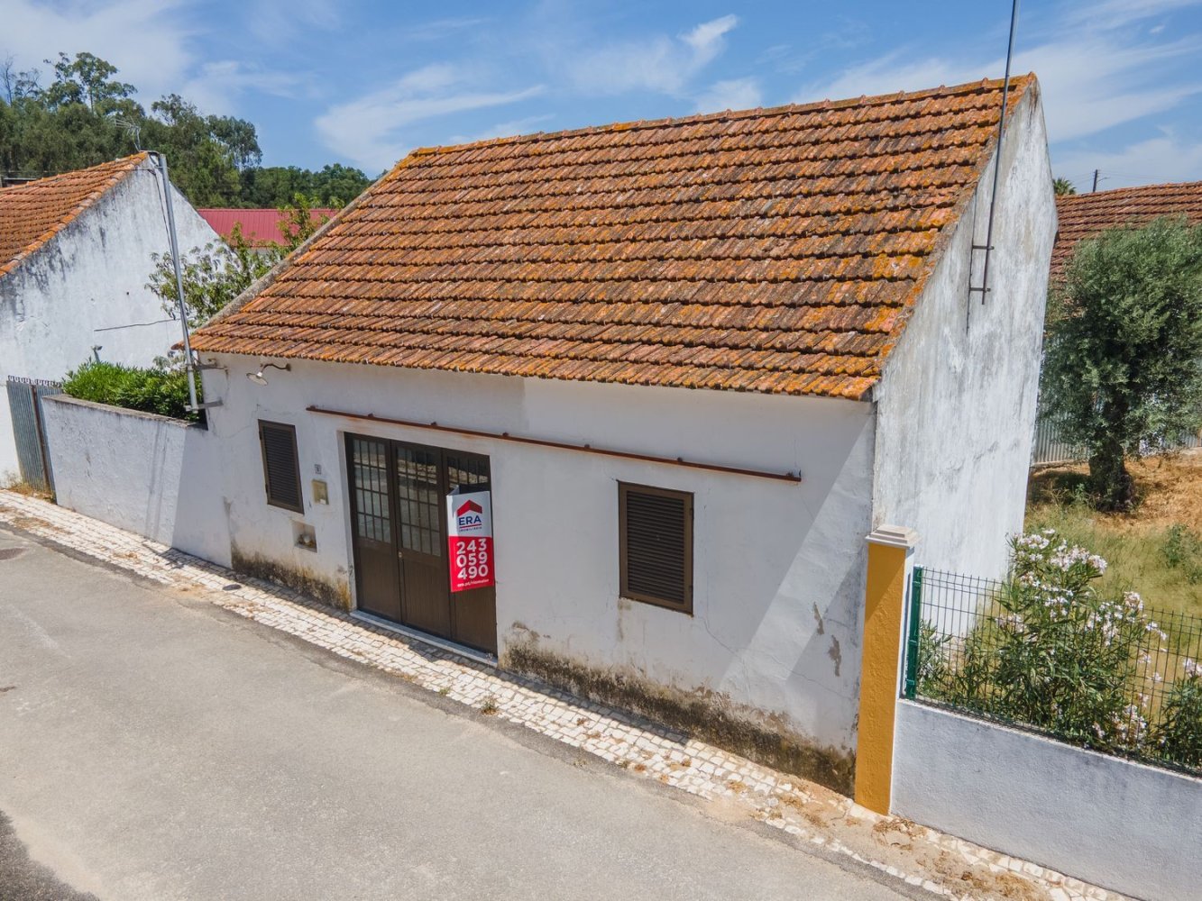 70m² Warehouse in Rio Maior, Portugal No. 300791