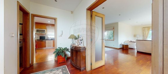 Casa de 3 dormitorios en Vila Nova de Gaia, Portugal No. 171022 2