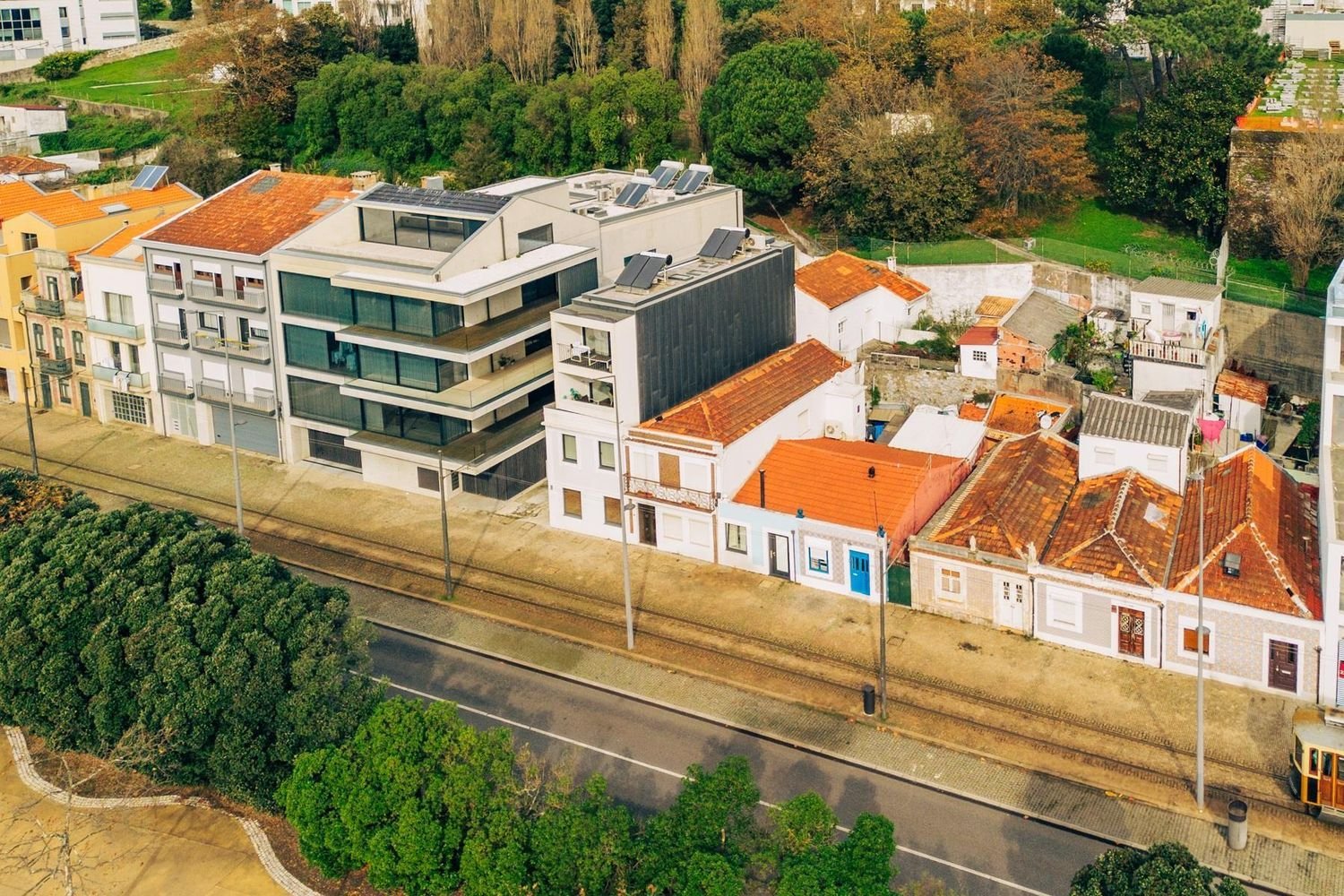 100m² Building in Porto, Portugal No. 125218