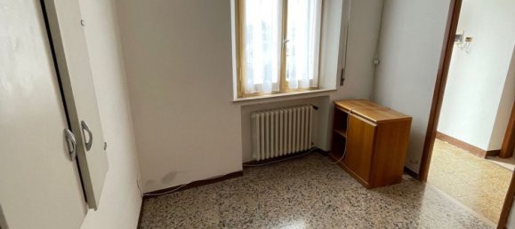 6 rooms House in Montemarciano, Italy No. 83840 4
