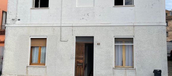 6 rooms House in Montemarciano, Italy No. 83840 21